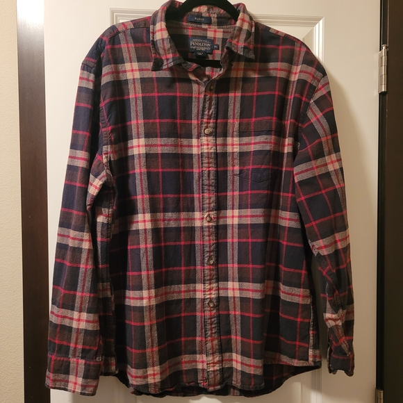 Pendleton Plaid Men's Button-Down Shirt in Navy, Red, and Cream Size XL - Picture 2 of 6